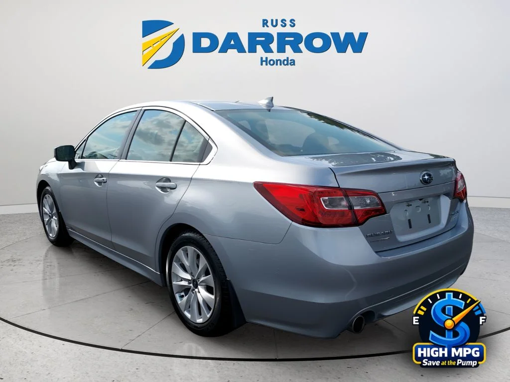 Used 2017 Silver Subaru 2.5i image 3