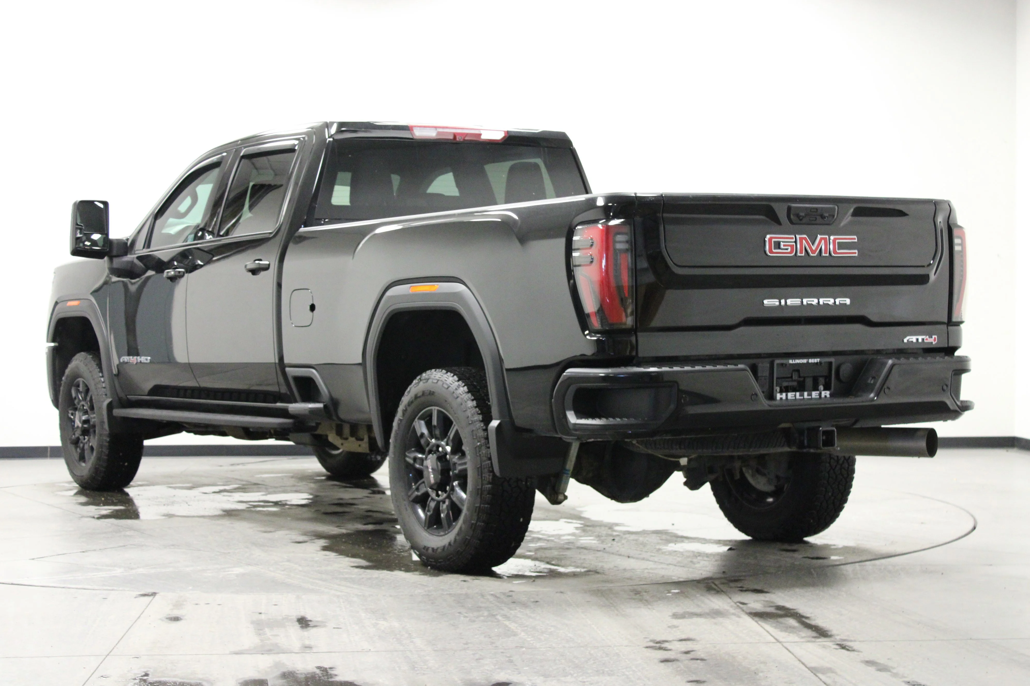 Used 2024 Onyx Black GMC AT4 image 6