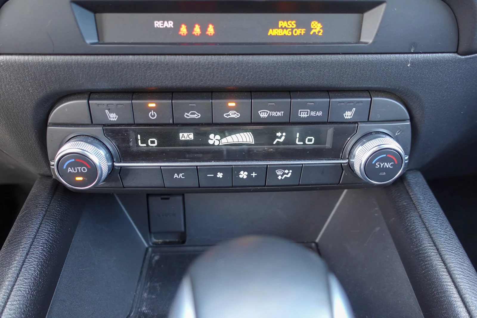 Certified Used 2025 Platinum Quartz Metallic Mazda 2.5 S Preferred Package image 24
