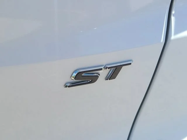Used 2024 Summit White Buick Sport Touring image 35