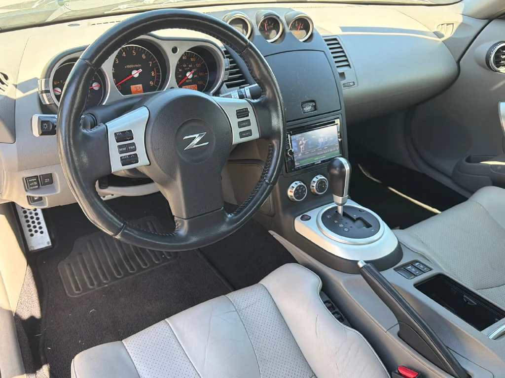 Used 2007 Blue Nissan Touring image 18