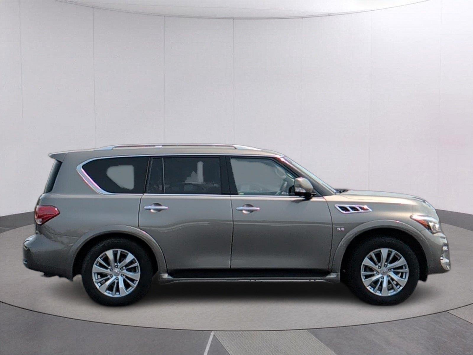 Used 2017 Majestic White INFINITI RWD image 6