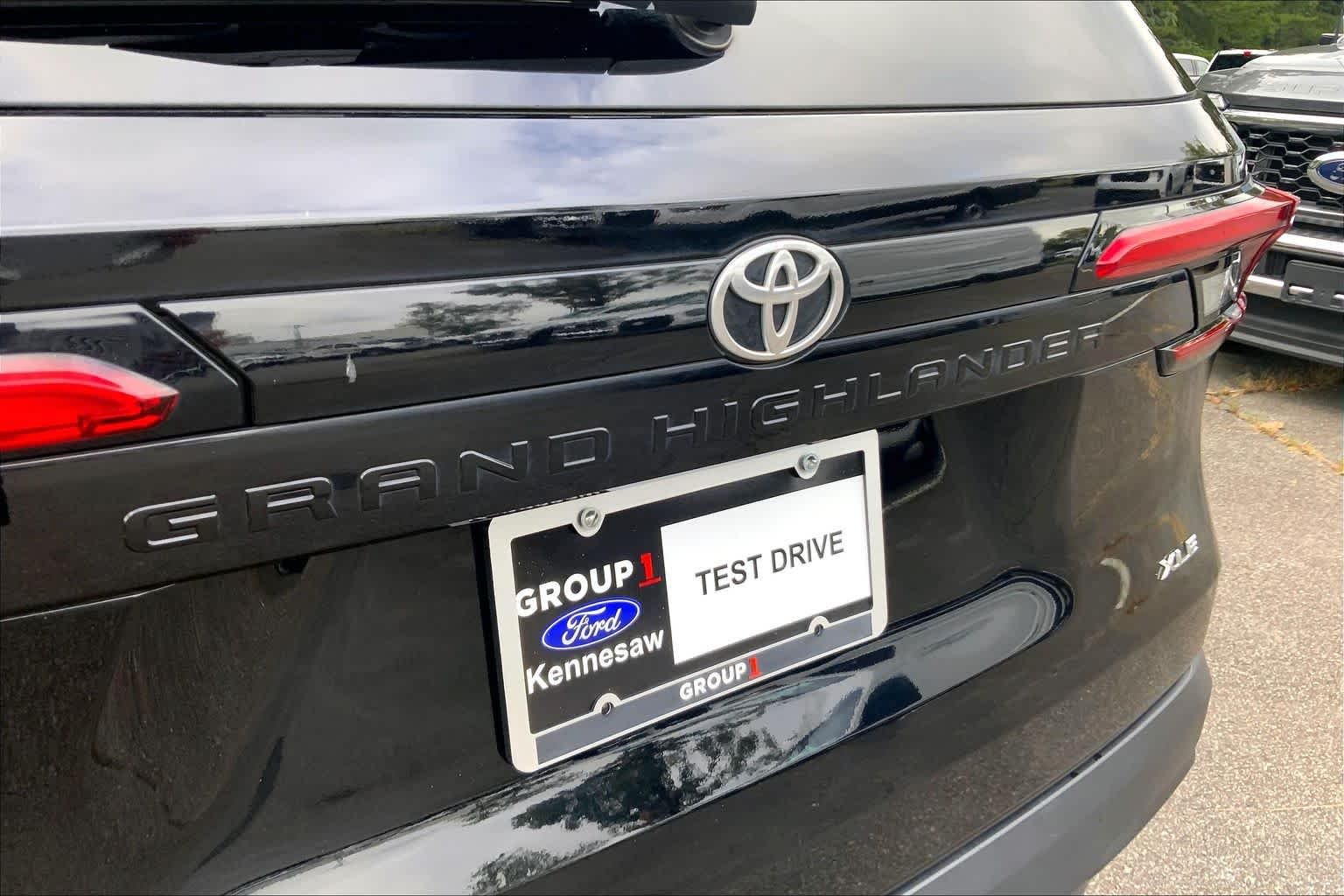 Used 2024 Midnight Black Metallic Toyota XLE image 30