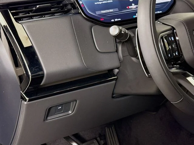 Used 2025 Gray Land Rover S image 10