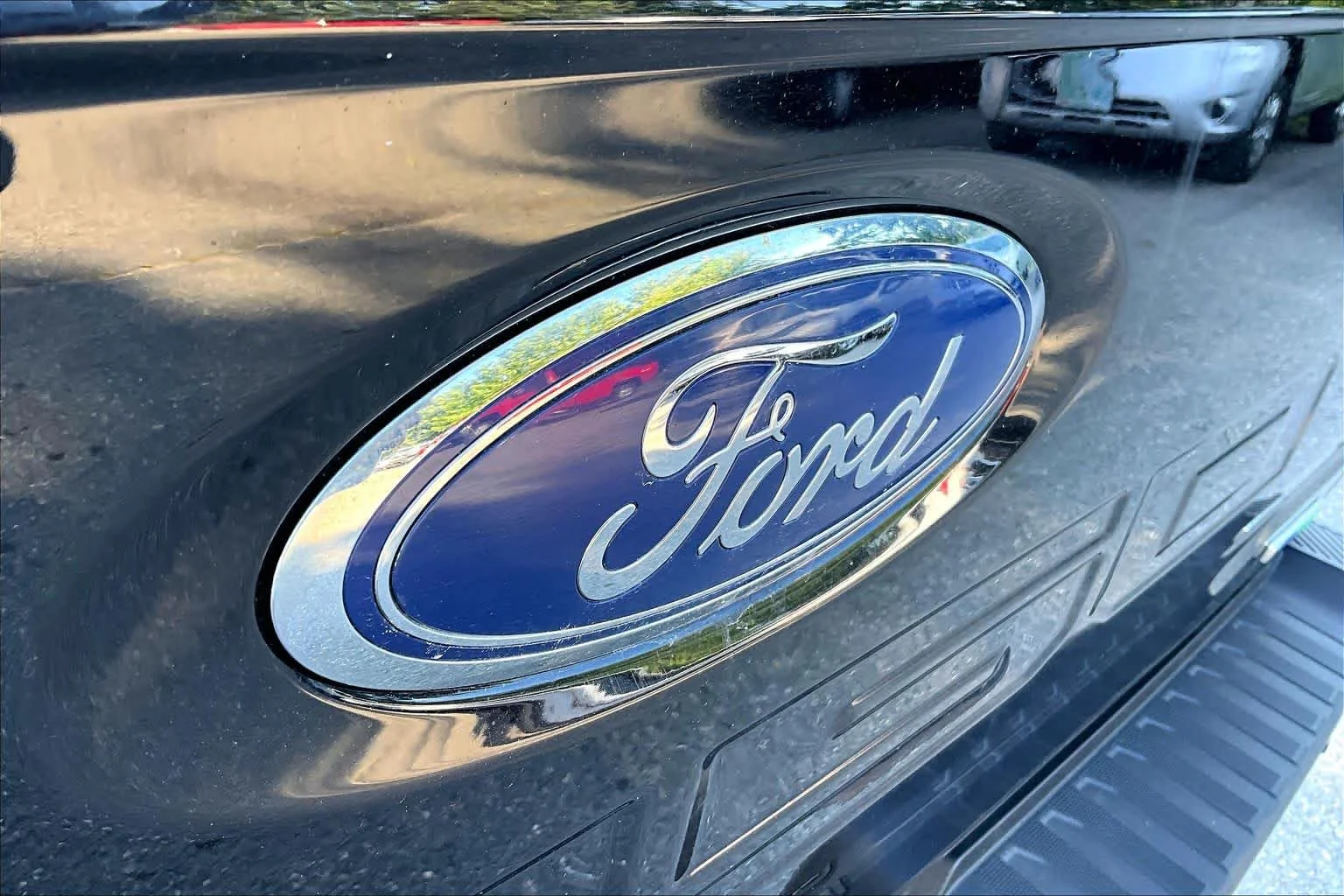 Used 2022 Agate Black Ford LARIAT image 29