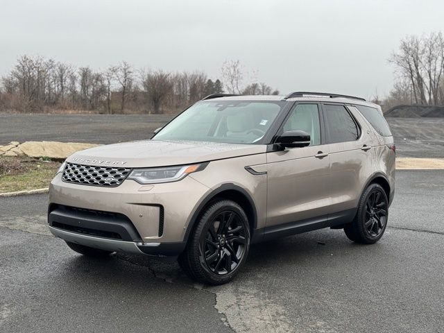 2025 Land Rover Discovery P300 S's photo