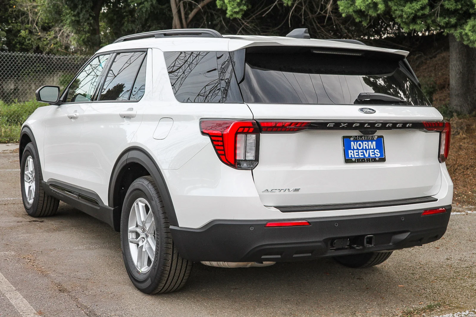 New 2026 Star White Metallic Tri-Coat Ford Active image 8