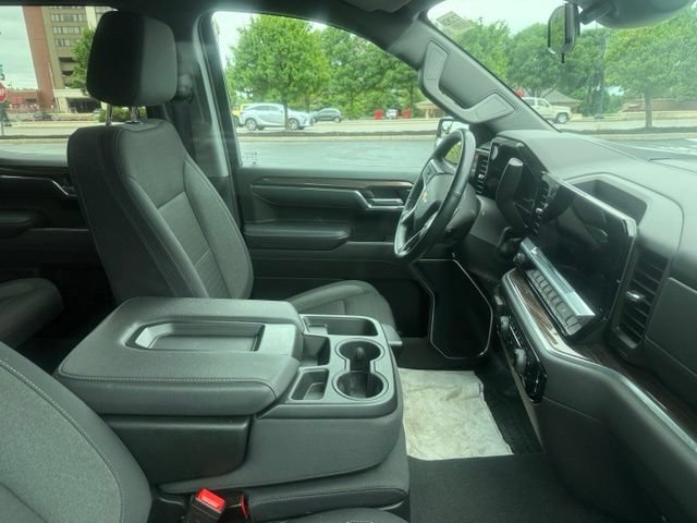 Used 2025 Summit White Chevrolet LT image 5