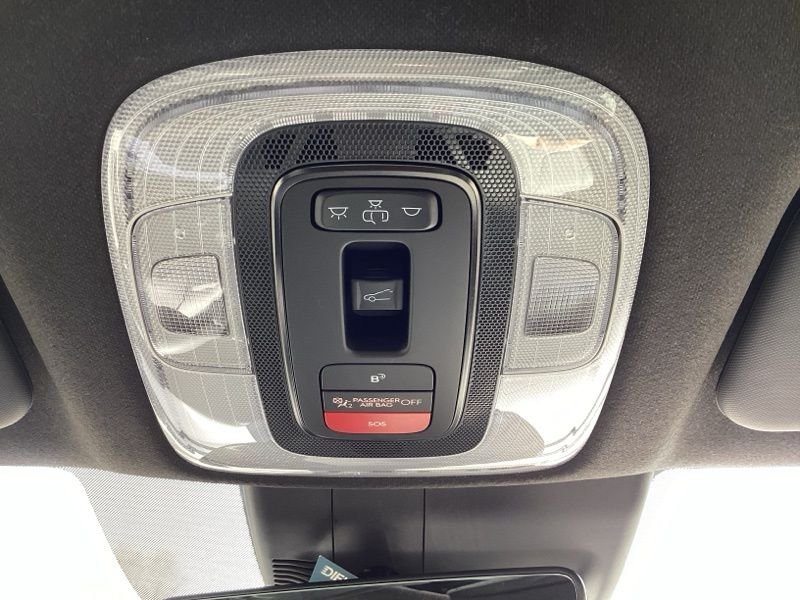 2025 Hyundai Elantra Limited - Photo 38