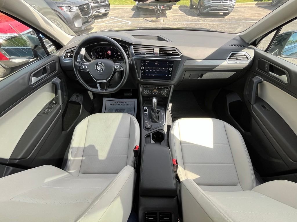 Used 2019 Green Volkswagen 2.0T SEL image 13