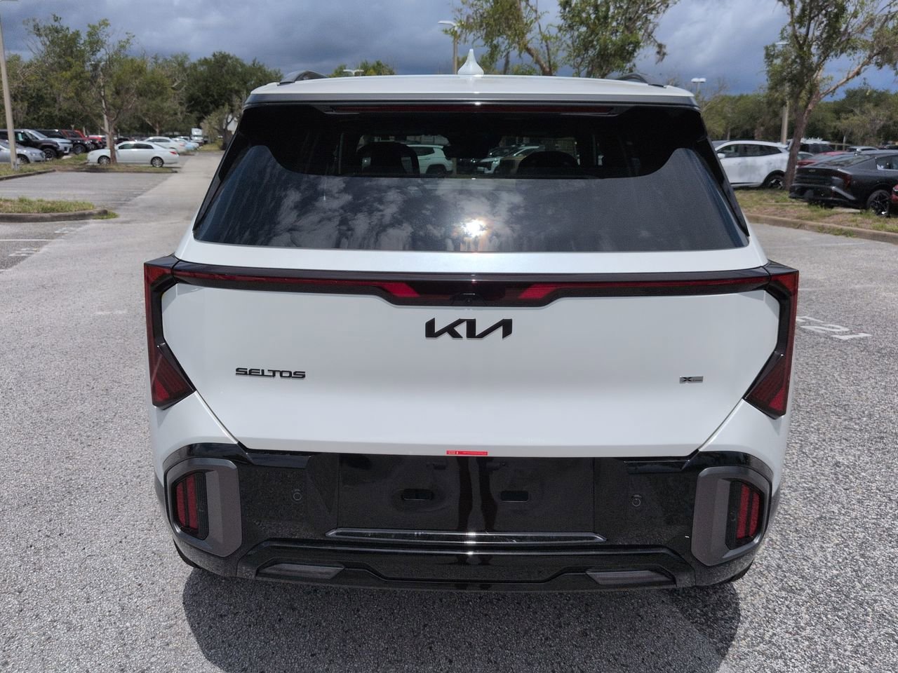 New 2027 Snow White Pearl Kia X-Line SX image 6