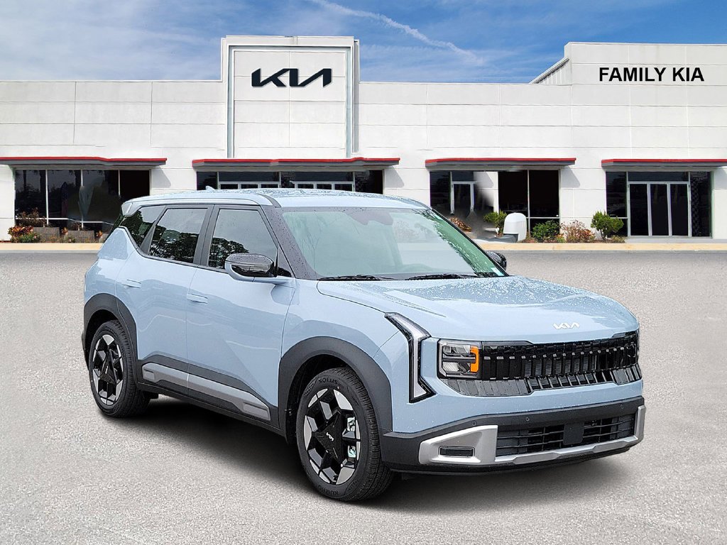 New 2027 Pale Gray Kia S image 38