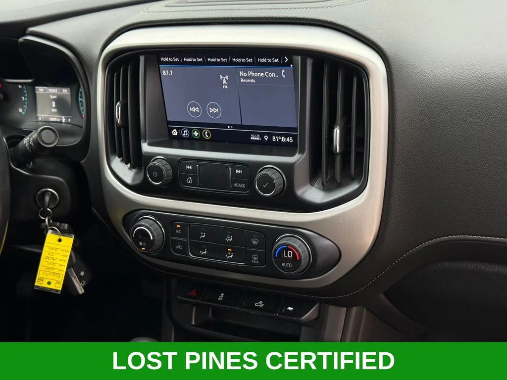 Used 2022 White GMC Elevation image 28