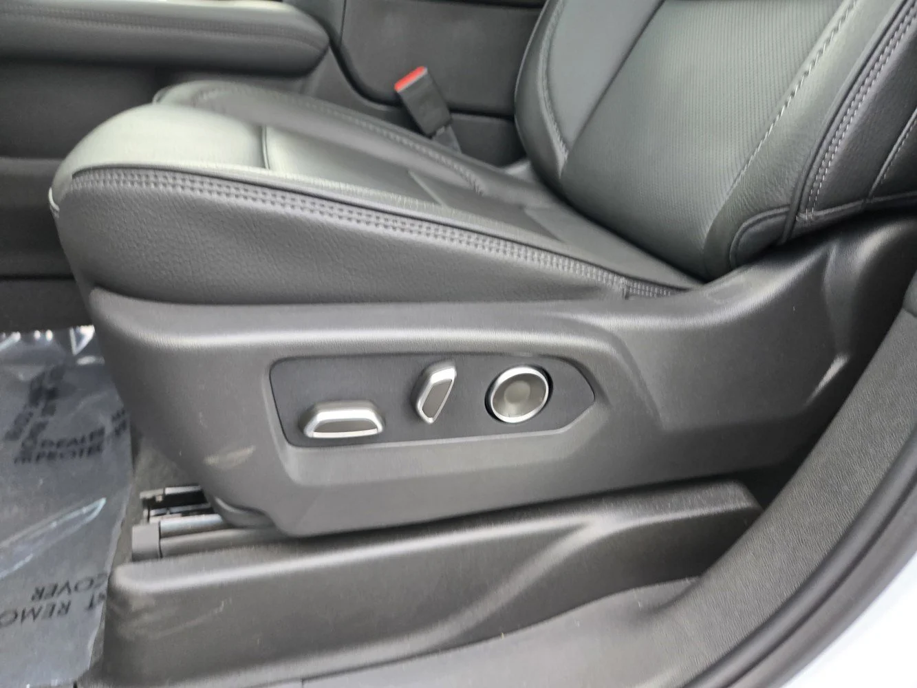 2026 GMC Yukon Denali - Photo 18