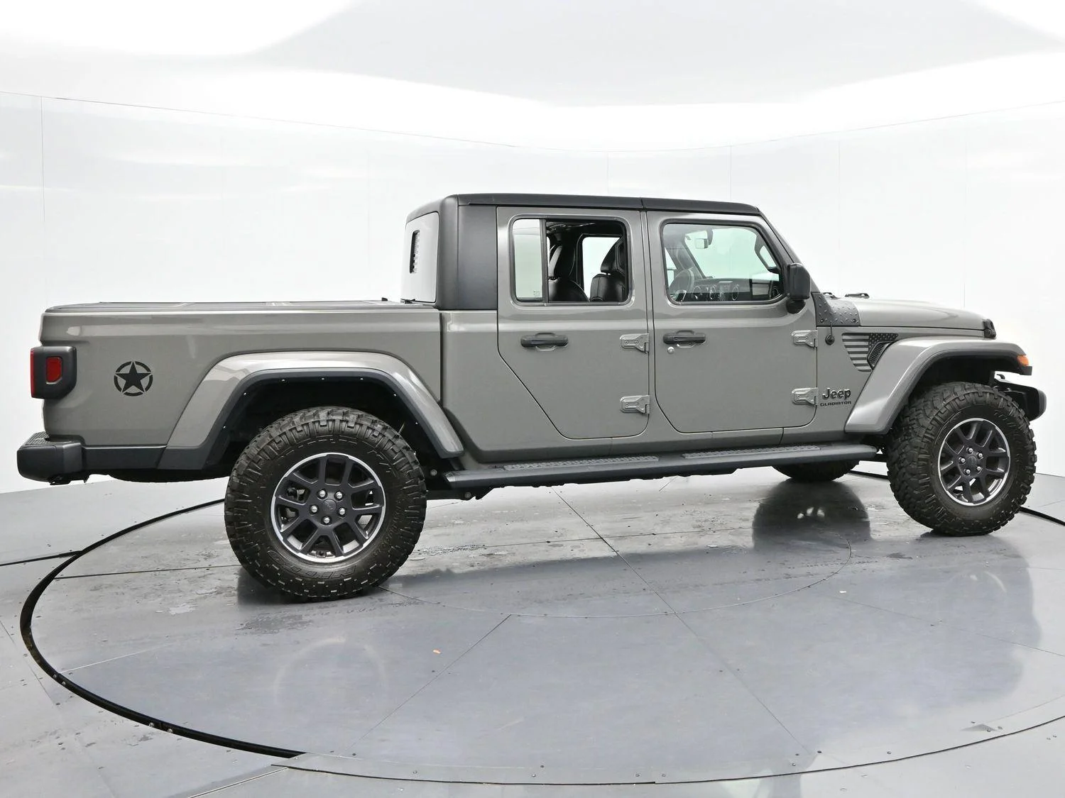 Used 2022 Sting-Gray Clearcoat Jeep Overland image 8
