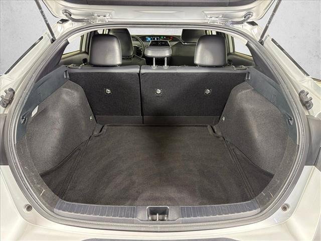 Certified Used 2022 CLASSIC SILVER METALLIC Toyota  image 18