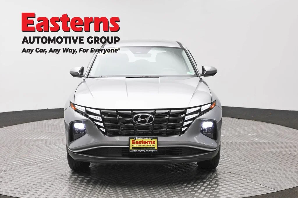 Used 2024 Silver Hyundai SE image 2