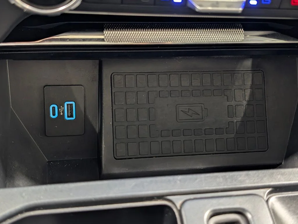 Used 2022 Antimatter Blue Metallic Ford Lariat image 9