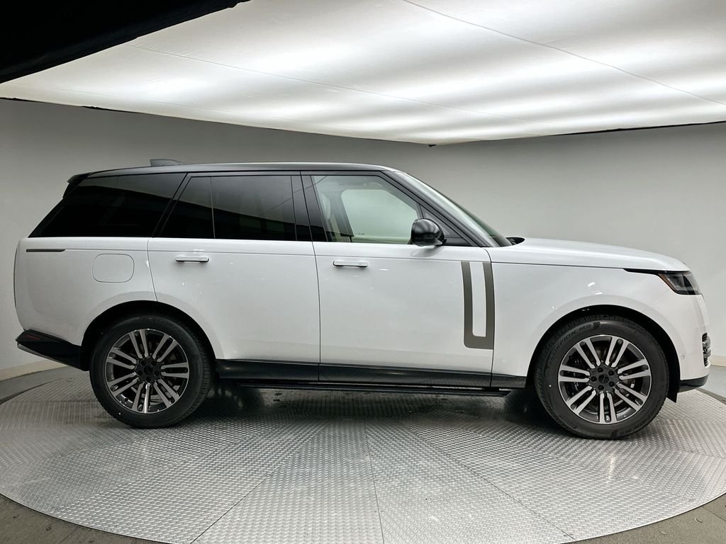 New 2026 Fuji White Land Rover SE image 14