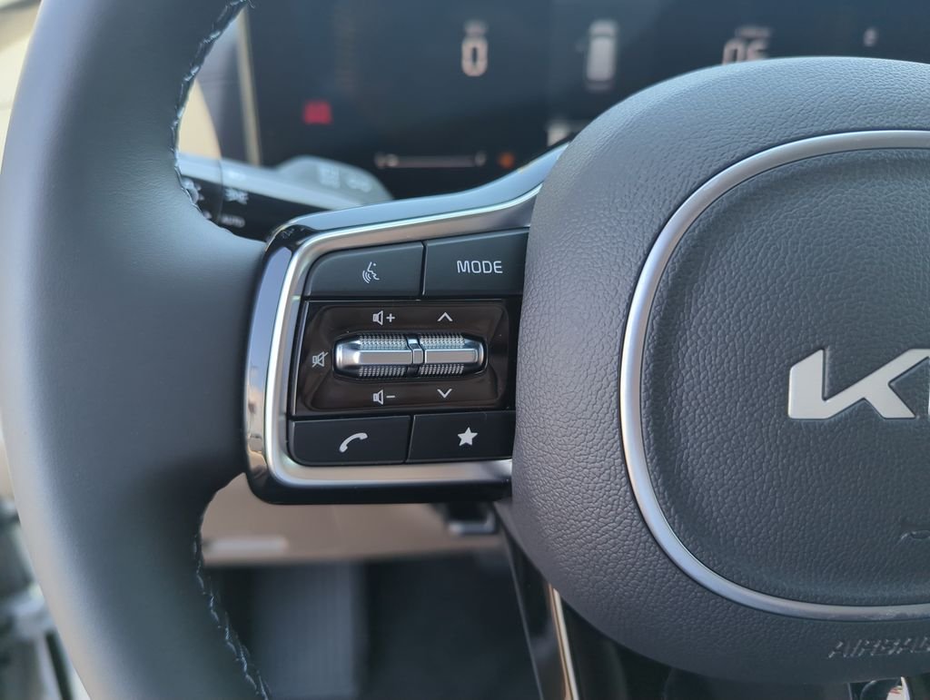 New 2026 Ceramic Silver Kia EX image 22