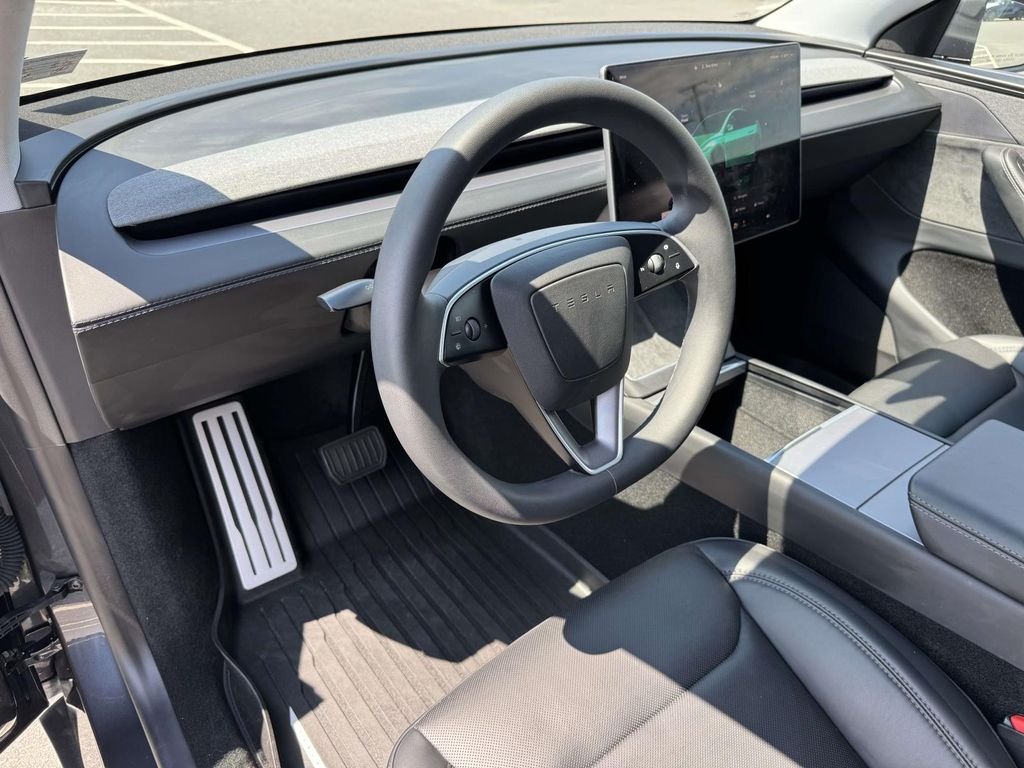 Used 2026  Tesla Premium image 2