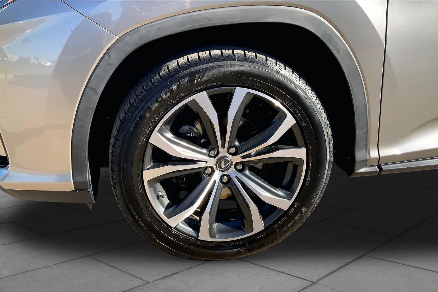 Certified Used 2018 Atomic Silver Lexus  image 11