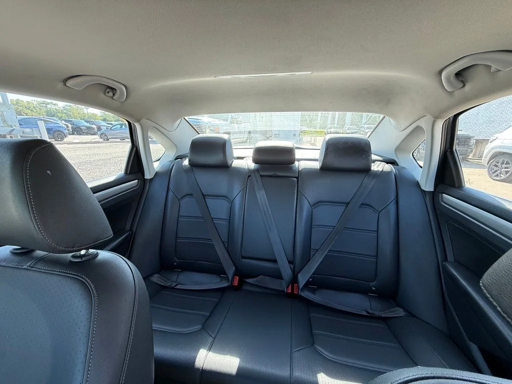 Used 2021 Gray Volkswagen 2.0T SE image 23