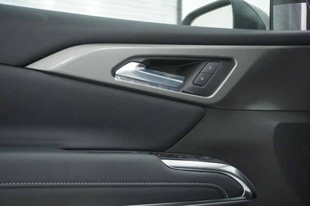 New 2026 Summit White Chevrolet LT image 15