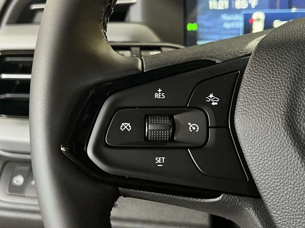 2027 Chevrolet Bolt RS - Photo 18