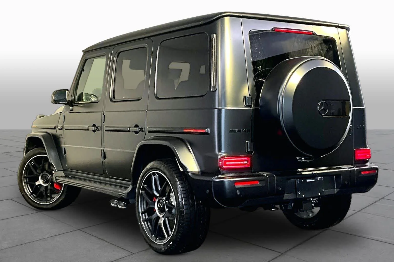 New 2027 MANUFAKTUR Night Black Magno Mercedes-Benz AMG® G 63 image 3