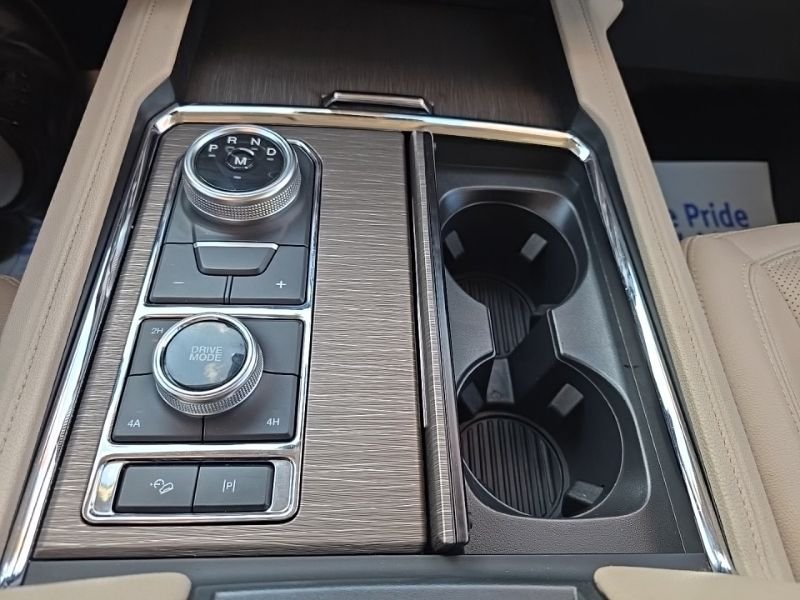 Used 2022 Blue Ford Limited image 19