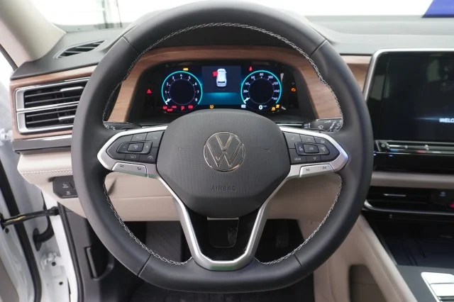 New 2026 Opal White Pearl Volkswagen 2.0T SE image 25