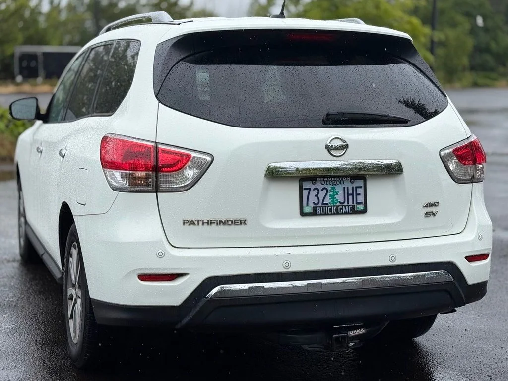Used 2015 White Nissan SV image 3