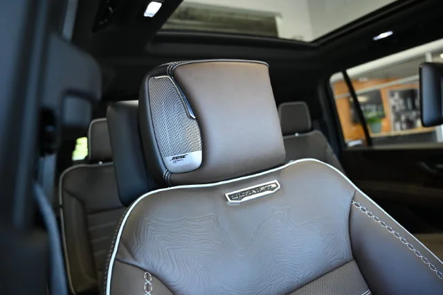2026 GMC Yukon XL Denali Ultimate - Photo 11