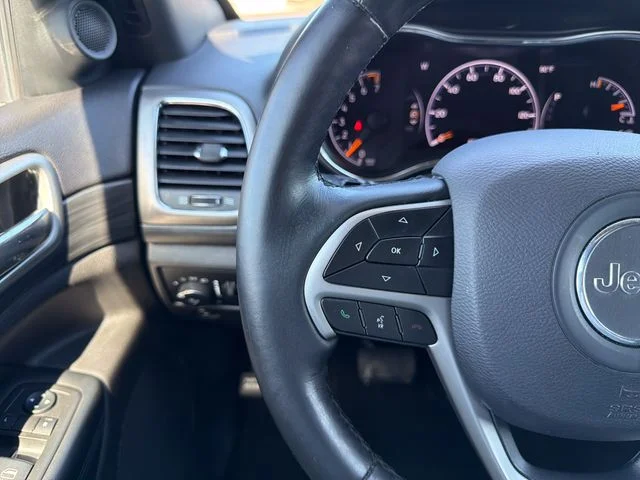 Used 2019 White Jeep Altitude image 30