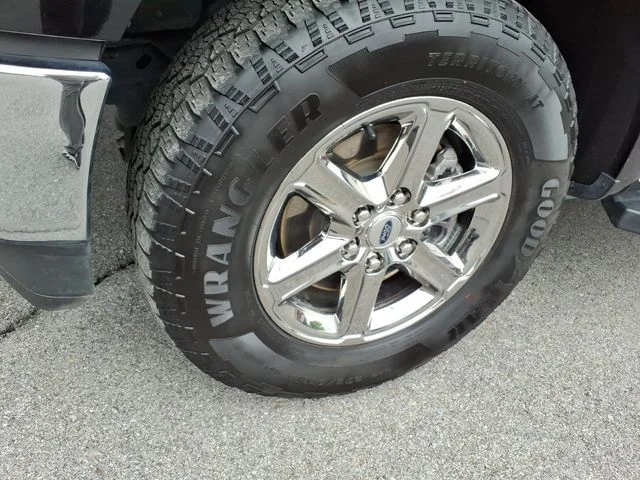 Used 2025 Black Ford XLT image 5