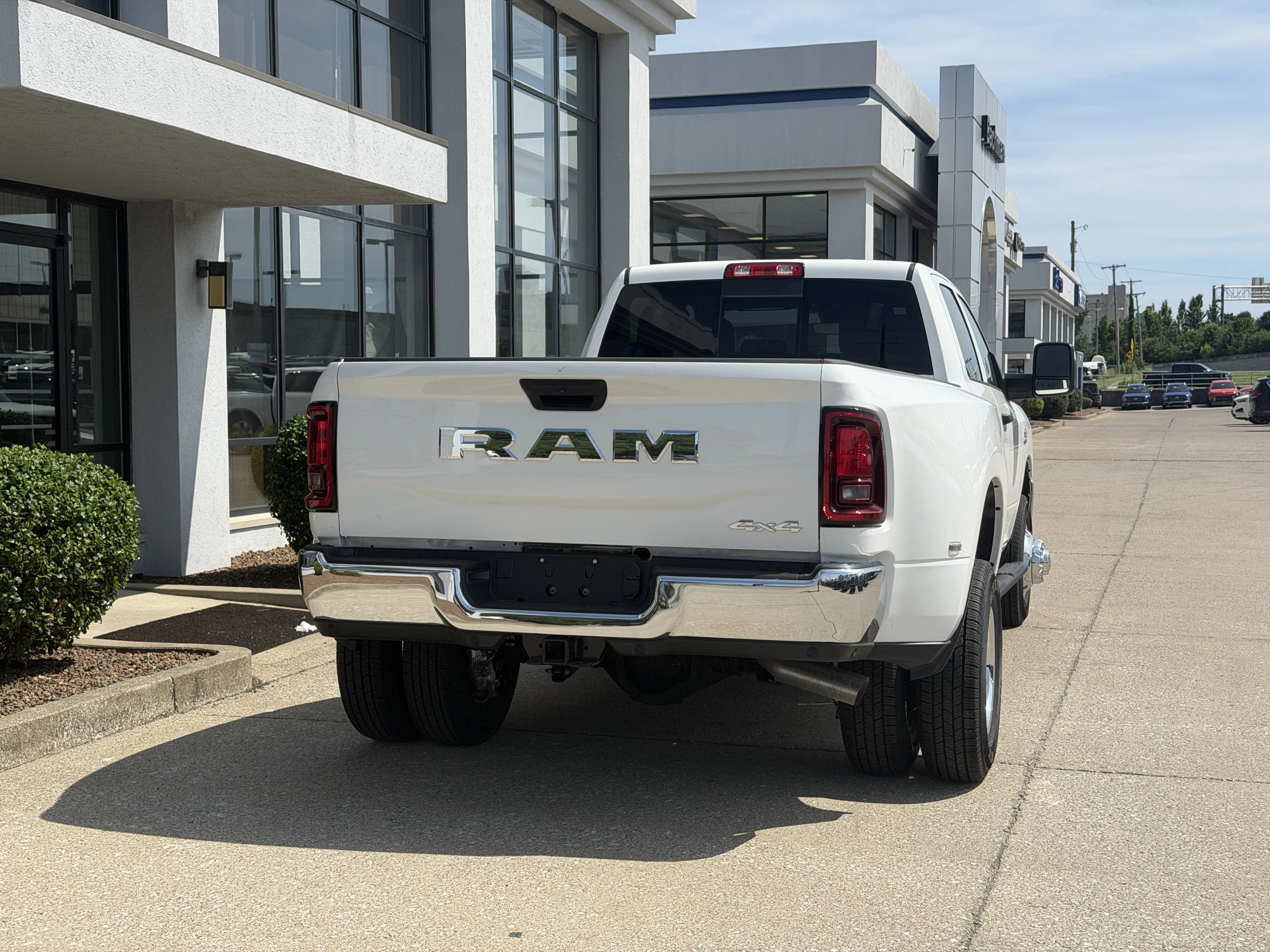 New 2026 Bright White Clear-Coat Exterior Paint RAM Tradesman image 6