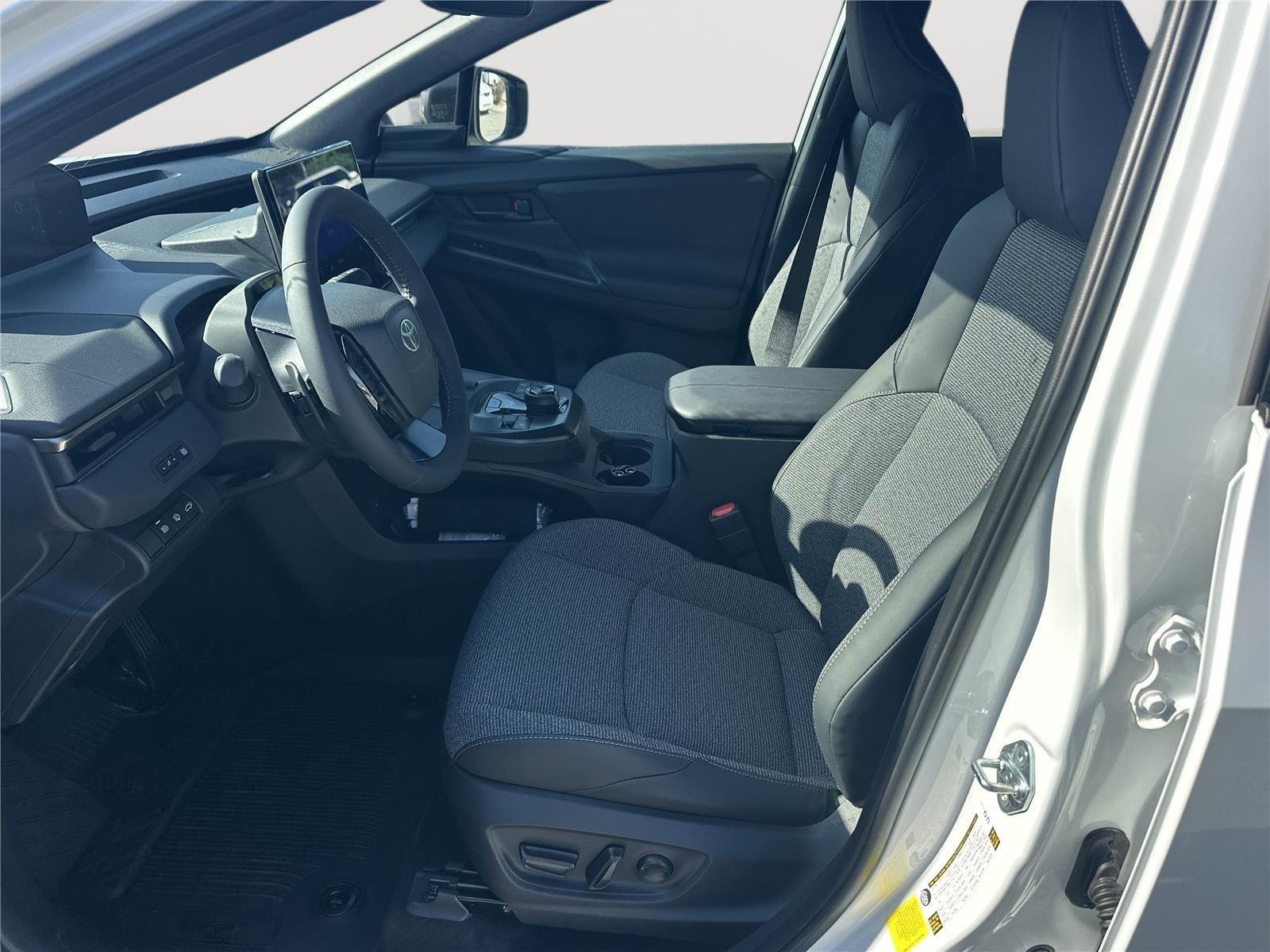 New 2026 Wind Chill Pearl <sup>1</sup> Toyota  XLE image 8