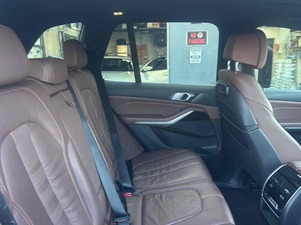 Used 2020 Blue BMW xDrive40i image 19