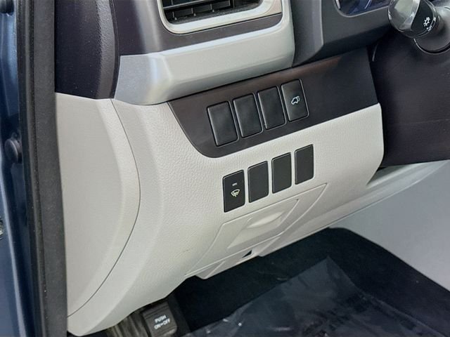 Used 2016 Blue Toyota XLE V6 image 10