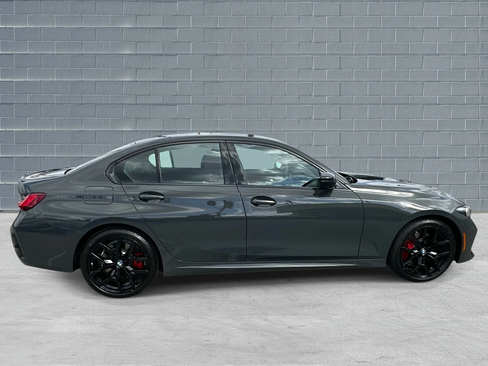 New 2026 Dravit Grey Metallic BMW 330i NA image 3