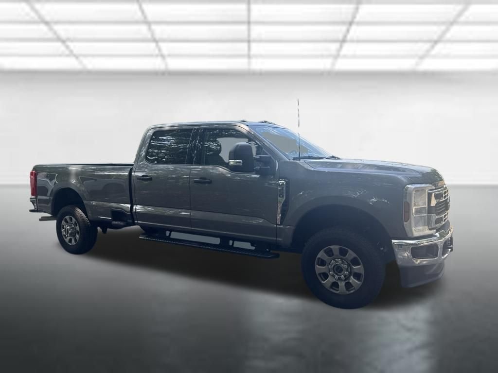 Used 2024 Gray Ford XLT image 7