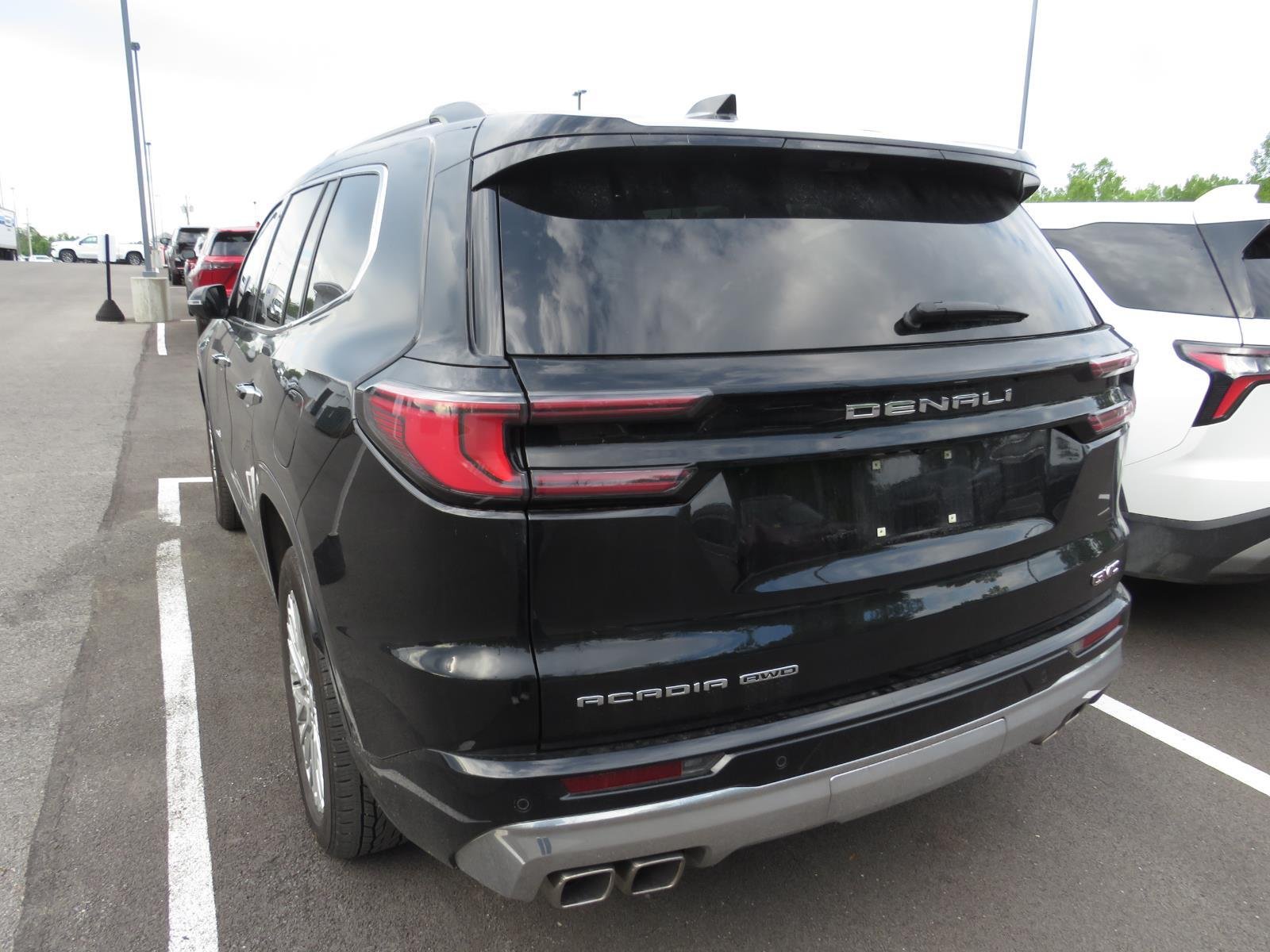 Used 2024 EBONY TWILIGHT METALLIC GMC  image 14