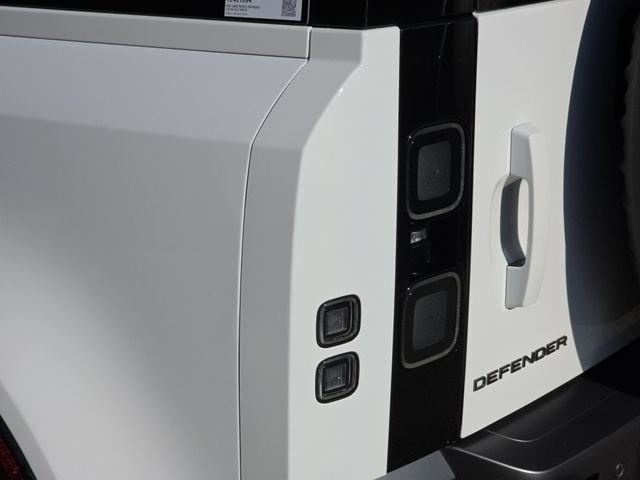 2026 Land Rover Defender V8 - Photo 23