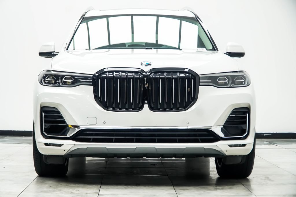 Used 2019 White BMW xDrive40i image 9