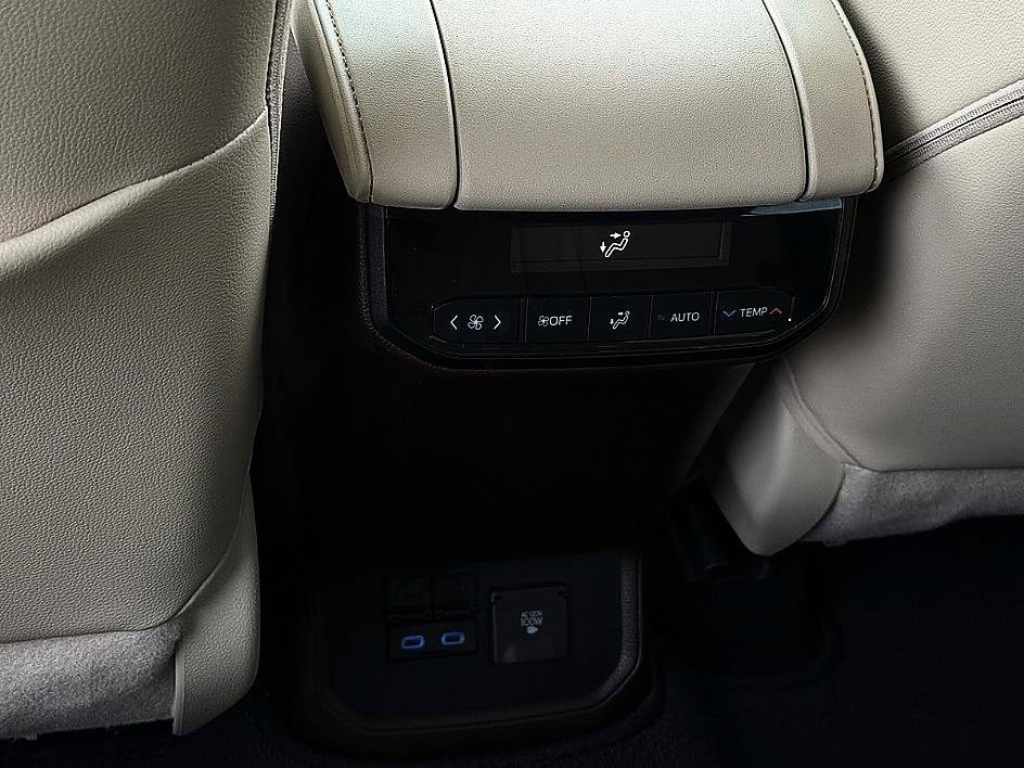 Used 2022 Pearl Toyota Limited image 8
