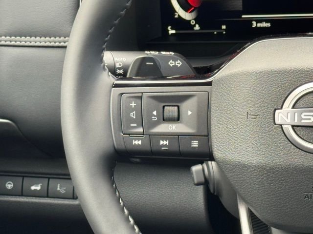 New 2026 Gray Nissan Platinum image 25
