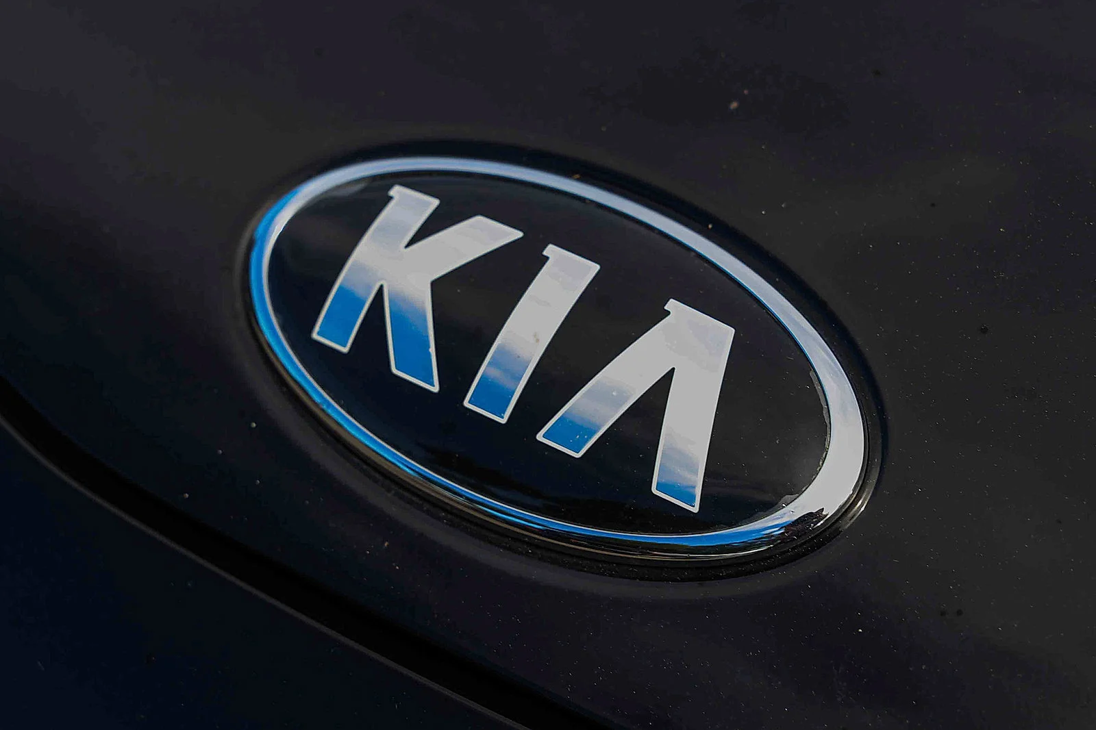 Certified Used 2020 Cherry Black Kia GT-Line image 26