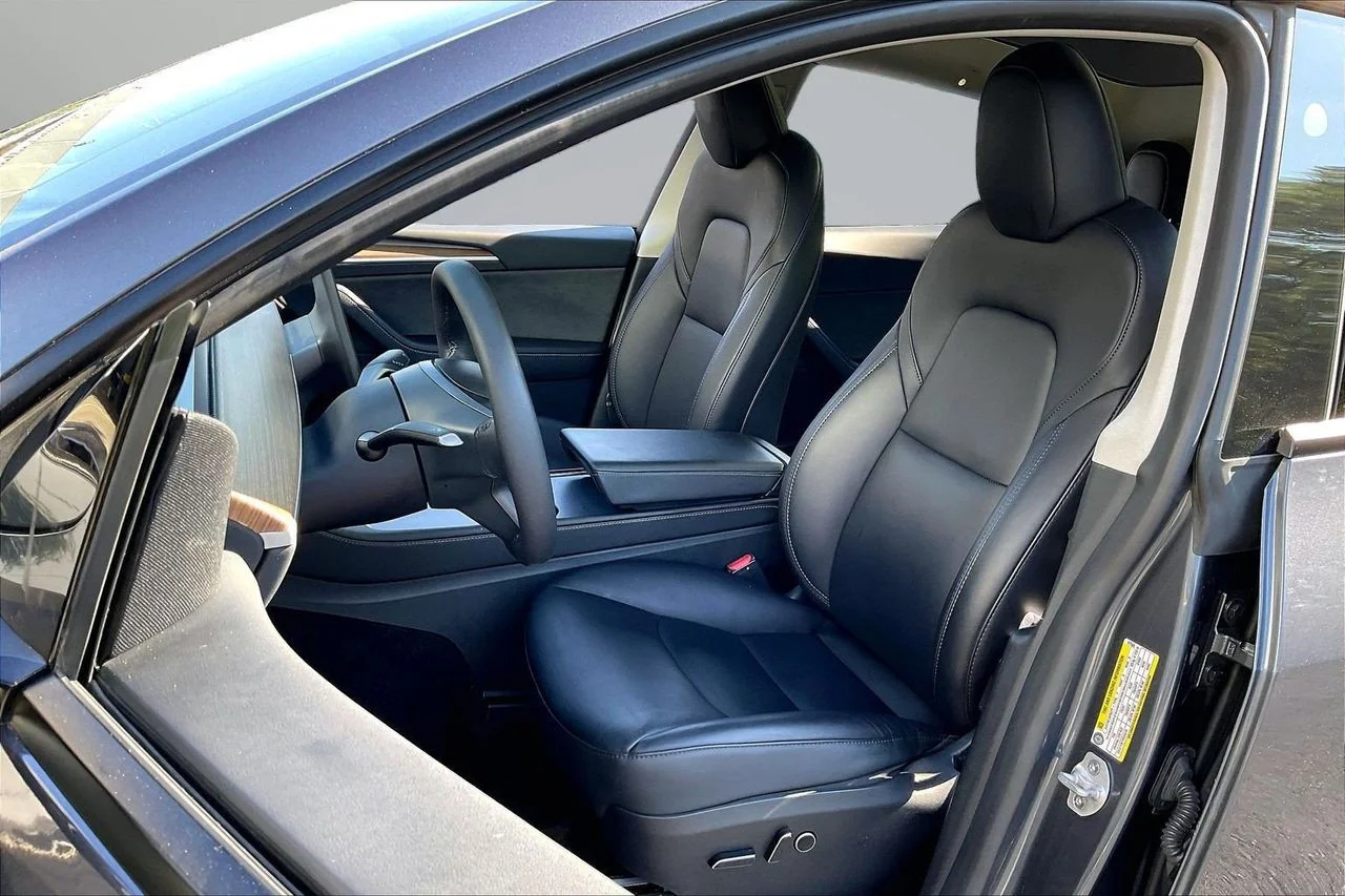 Used 2023  Tesla Long Range image 22