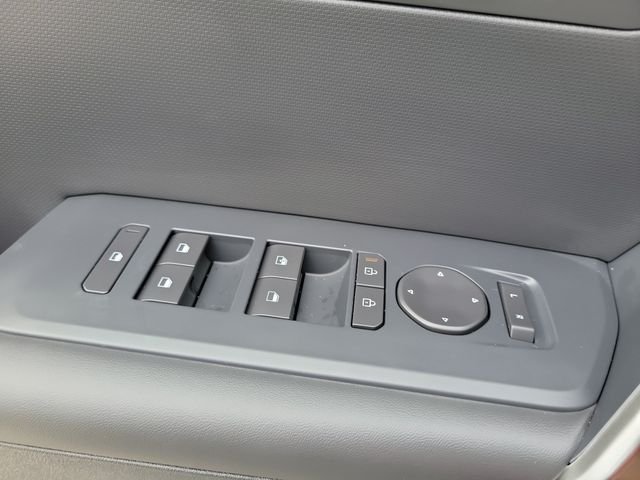 New 2027 Iceberg Green Kia X-Line S image 18